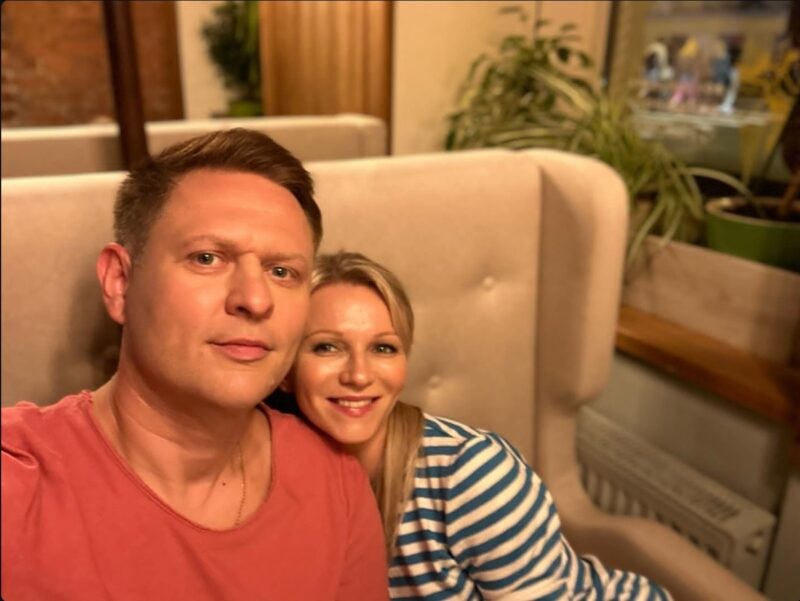 Сыграли развод в сериале «Невский», а в жизни счастливы 14 лет: семейный союз Андрея Гульнева и Валентины Лебедевой