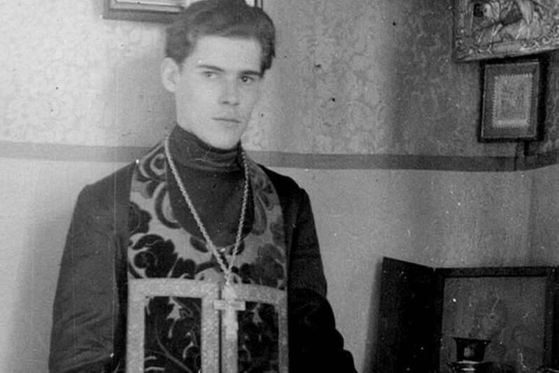 Патриарх Алексий II в молодые годы