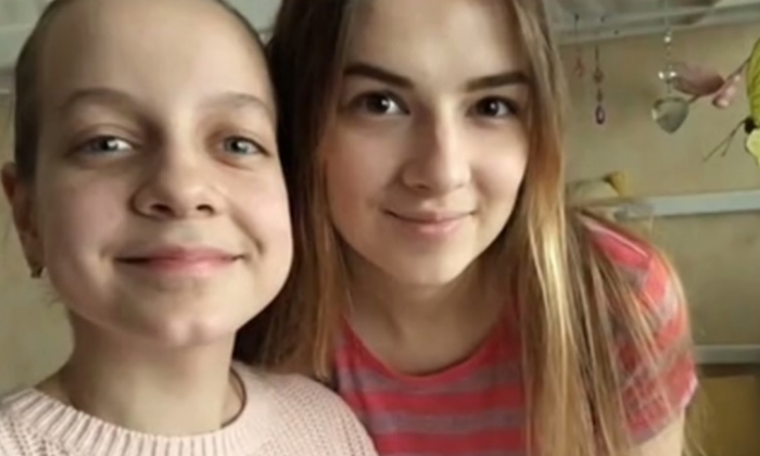 Внучки актрисы Полина и Анастасия