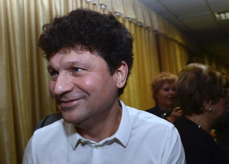 Певец и шоумен Сергей Минаев