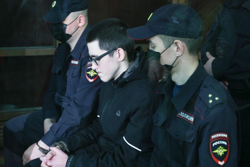 Штамп в «Черном дельфине»: как казанский стрелок Ильназ Галявиев женился на юной фанатке
