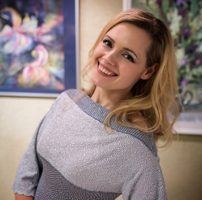 «Я ответила «нет», а муж ждал за дверью»: за какую ошибку юности актриса Анна Миклош платила годами бесплодия