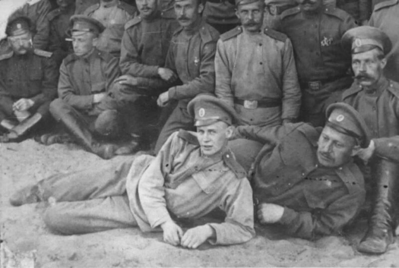 Есенин во время службы в санитарном поезде
