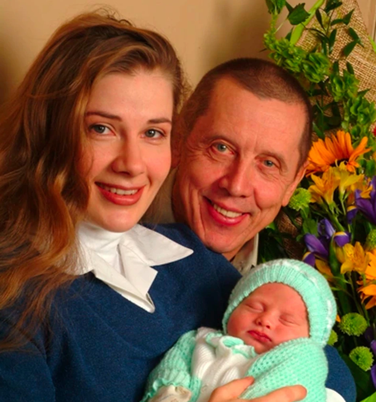 Маленький Иван Золотухин с родителями — Валерием Золотухиным и Ириной Линдт