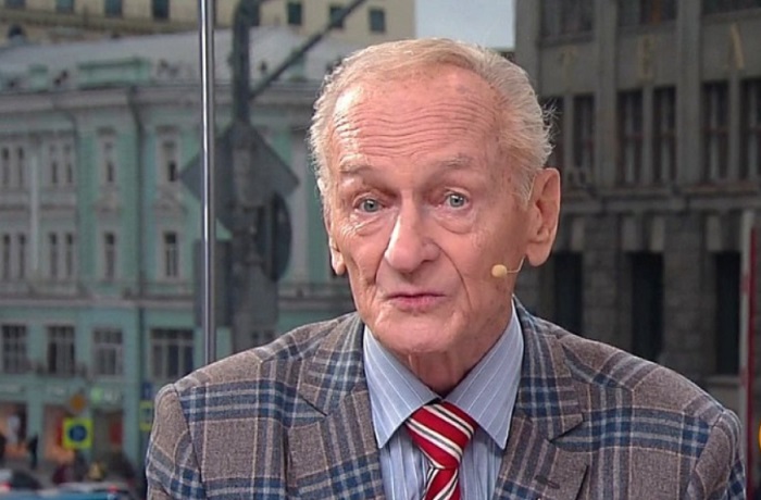 Михаил Ножкин во время телевизионного эфира