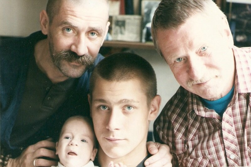 Ян Краско в окружении близких