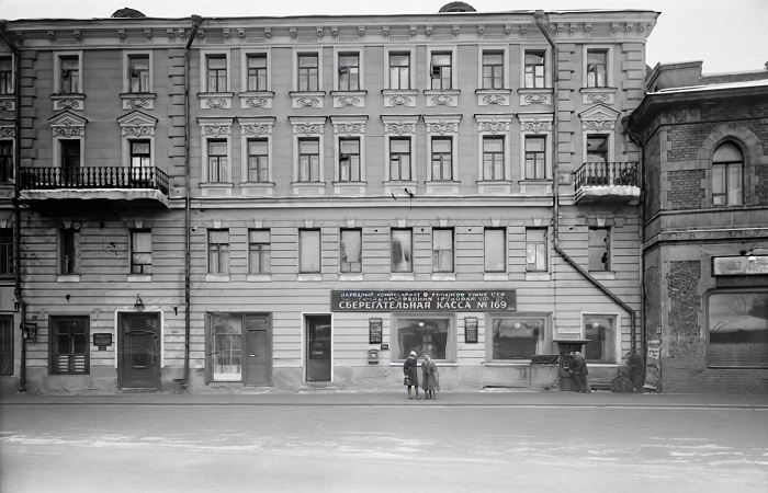 Здание в тридцатые годы, где когда-то располагалась ювелирная лавка семьи Флекенштейн