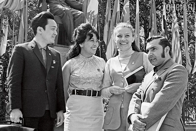 Елена Образцова среди участников вокального конкурса имени Чайковского, 1970 год