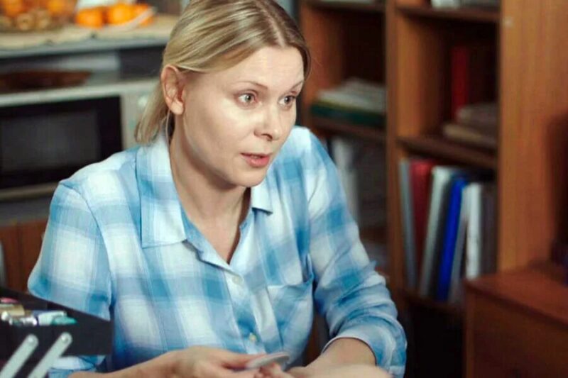 Продала квартиру за 40 млн и уехала во Францию: почему Яна Троянова теперь скучает по России и редко выходит на связь