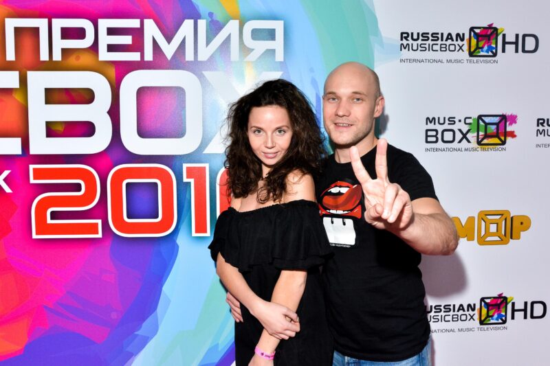 Владимир ценил в первой супруге Виктории ее организаторские способности и творческий подход к созданию контента