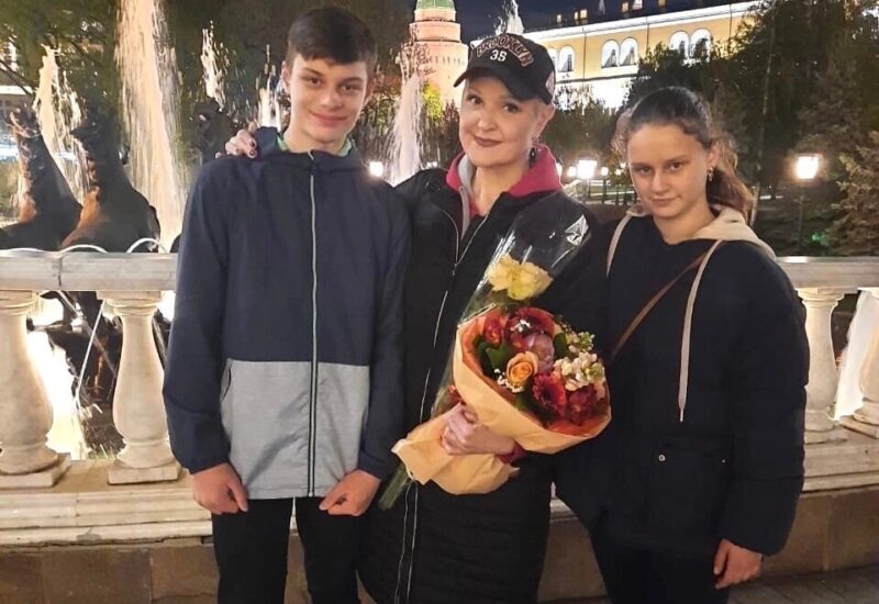 Певица признается, что считает Сергея и Валерию родными. Фото: страница артистки в Сети