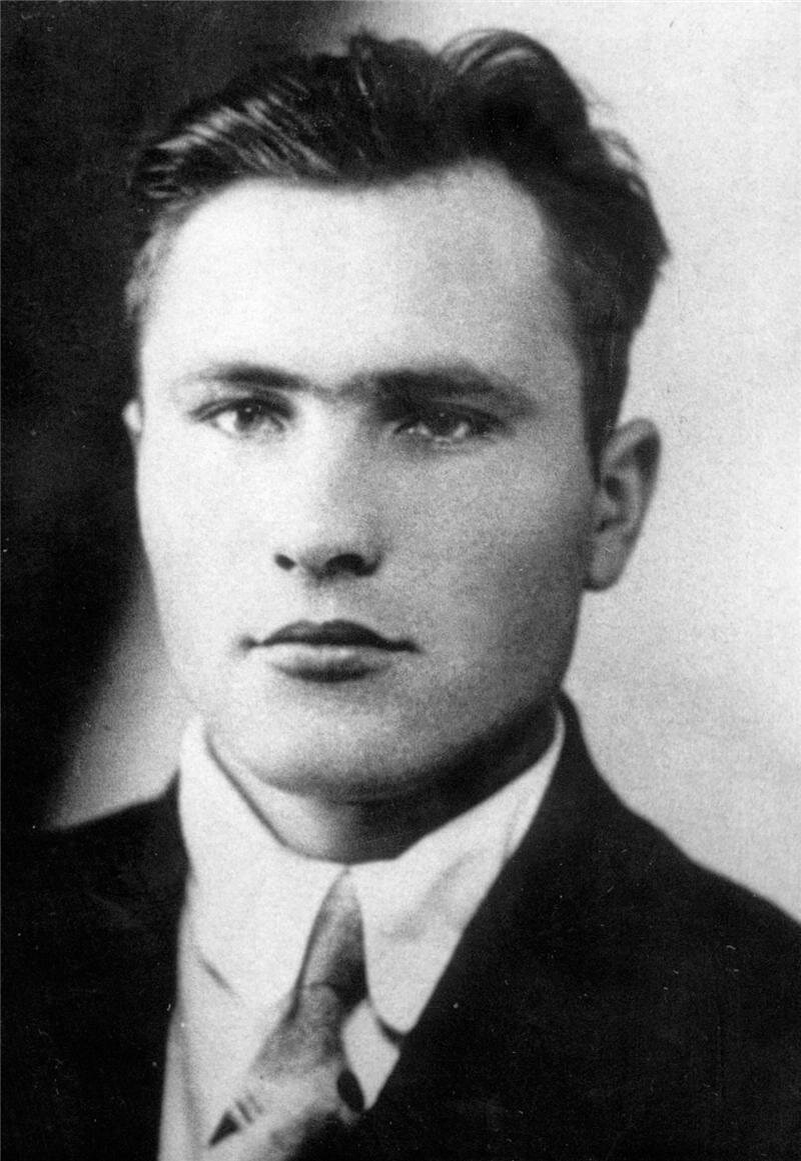 Молодой Василий Шукшин