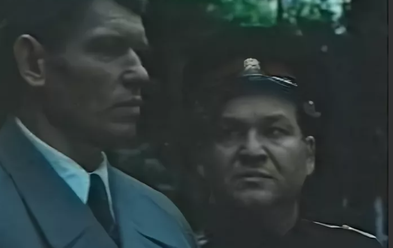 Алексей Аблепихин в роли милиционера в фильме «Хоровод»