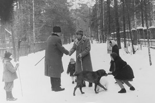 Корней Чуковский и Валентин Катаев на подмосковной даче в Переделкине, 1962 год