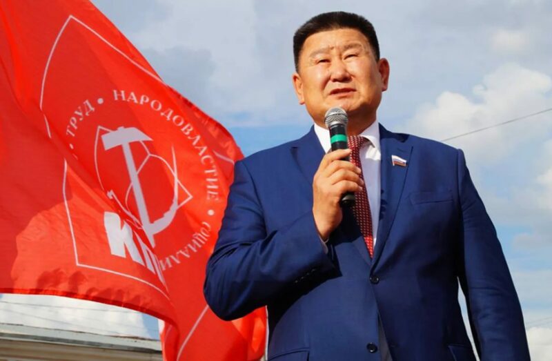 Пять лет в закрытых учреждениях и новые суды: как живет якутский шаман Александр Габышев