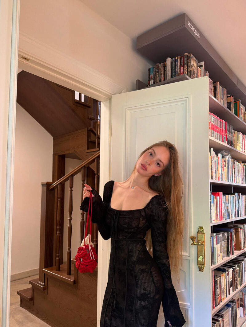 Сменила фамилию и отказалась от кино: как живет внучка Никиты Михалкова Наталья, выбравшая свой путь