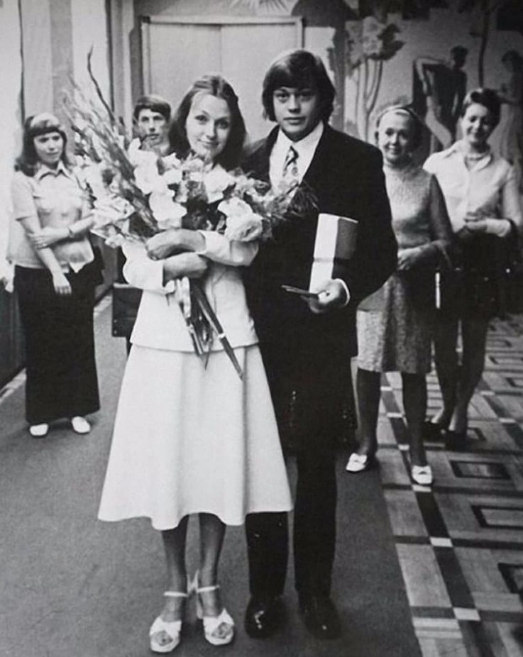 13 лет борьбы за мужа и переезд в Дубай: почему вдову Николая Караченцова осуждают за попытку начать всё сначала