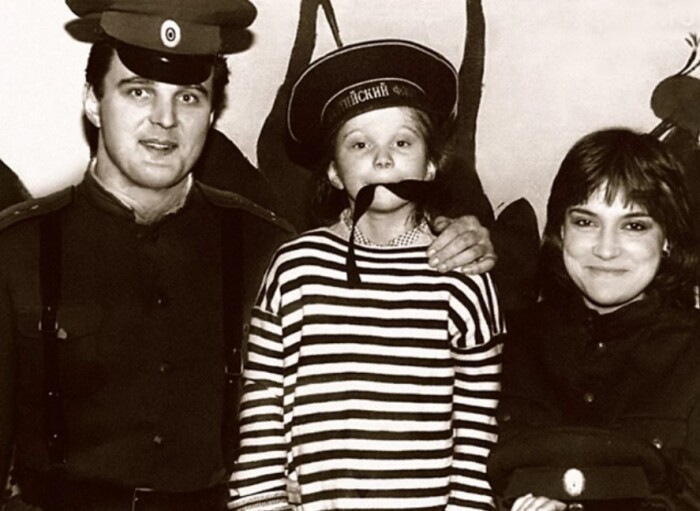 Мария Берсенева в детстве вместе с родителями