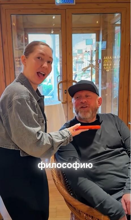 Улыбки на камеру и слухи о жестких правилах: что скрывается за «мирным» разводом 52-летнего Константина Ивлева