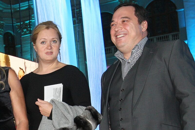 Анна Михалкова со своим супругом Альбертом Баковым