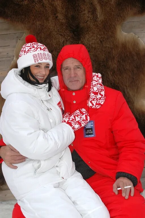 Выплата в 800 тысяч долларов родственникам мужа и долгие годы одиночества: как сложилась жизнь вдовы Александра Абдулова
