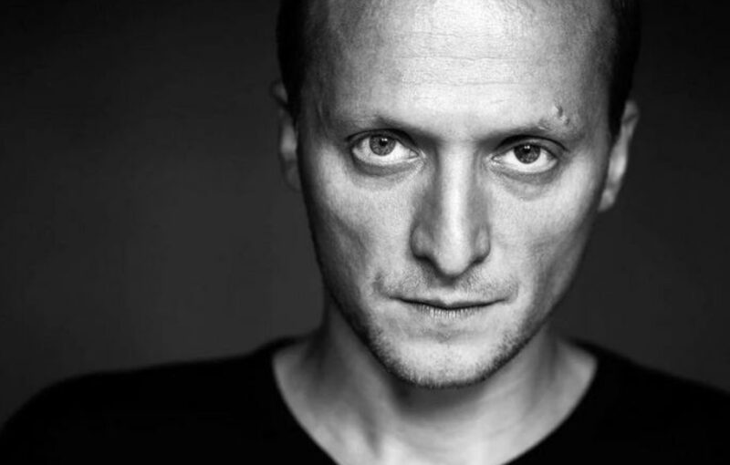 «Просил Бога, чтобы он был нормальным»: почему актер Владимир Мишуков остался в России один с особенным сыном