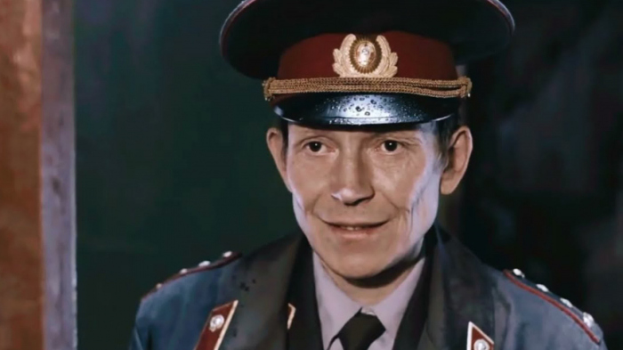 Алексей Полуян в роли милиционера Журова