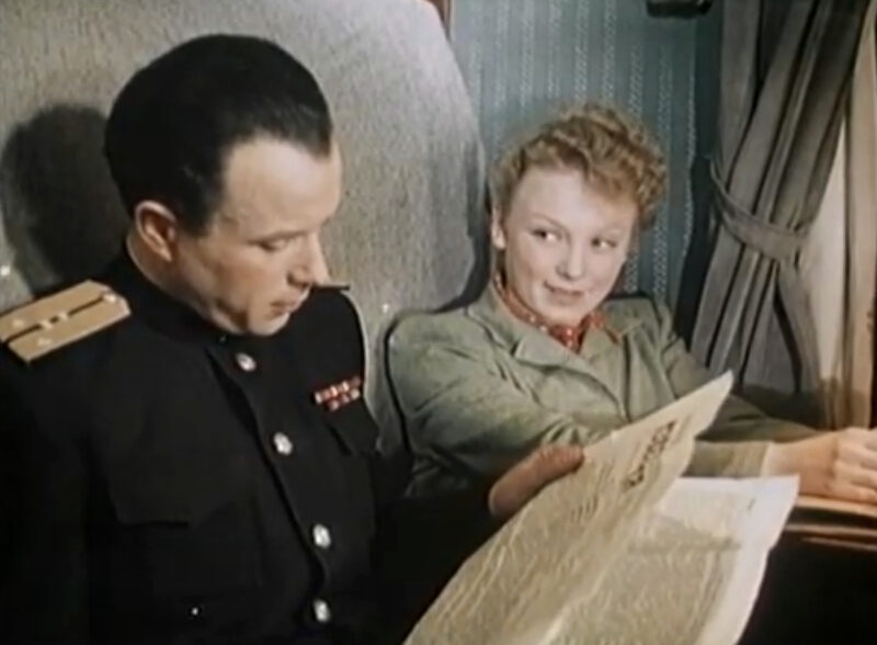 Кадр из послевоенной кинокартины «Поезд идет на восток» (1947) режиссера Юлия Райзмана