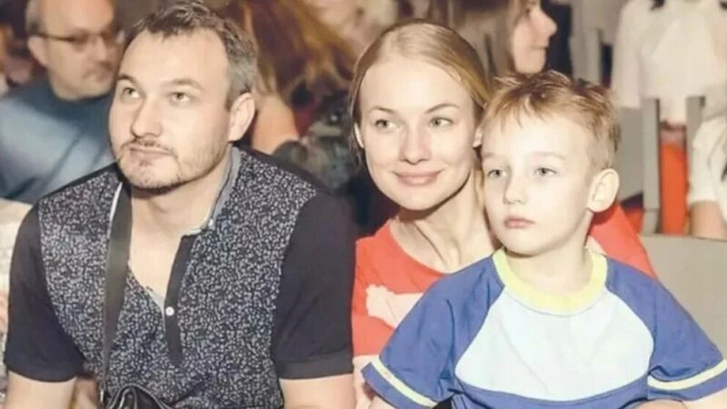 Елена Аросьева в кругу семьи