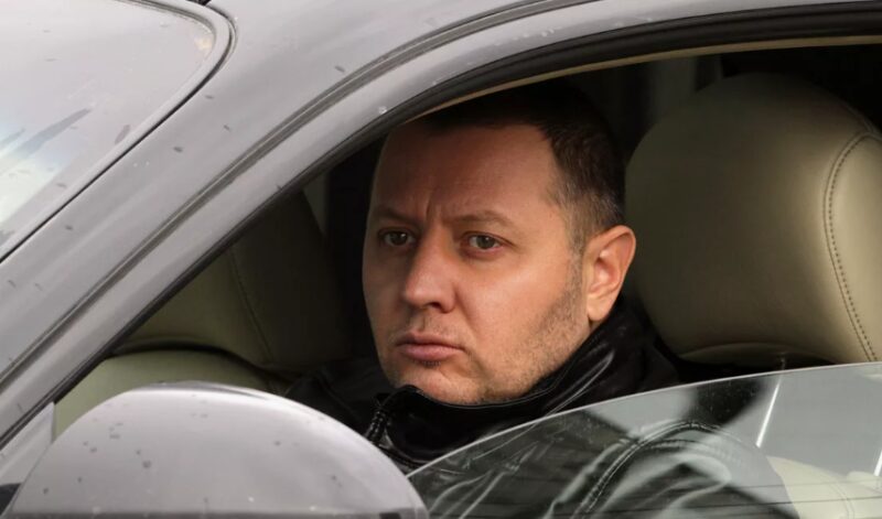 Обет холостяка из-за разбитого сердца, поздняя любовь и три дочери: личная жизнь звезды «Глухаря» Владислава Котлярского