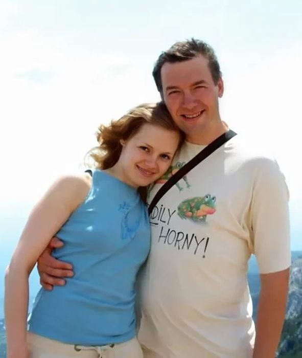 «Я ответила «нет», а муж ждал за дверью»: за какую ошибку юности актриса Анна Миклош платила годами бесплодия