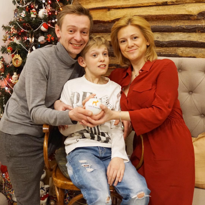 Уехал ради особенного сына и оставил долги матери: как сейчас живет звезда сериала «След» Евгений Кулаков