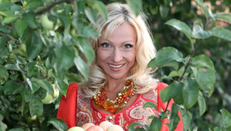 Елена Василек приняла решение выступать сольно