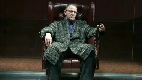Дмитрий Шевченко во время театрального выступления