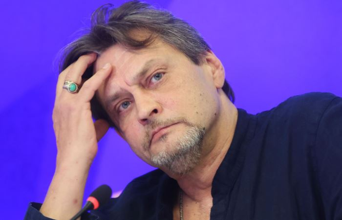 «Я ни с кем не дружу»: почему Александр Домогаров ушел из Театра Моссовета и выбрал уединение