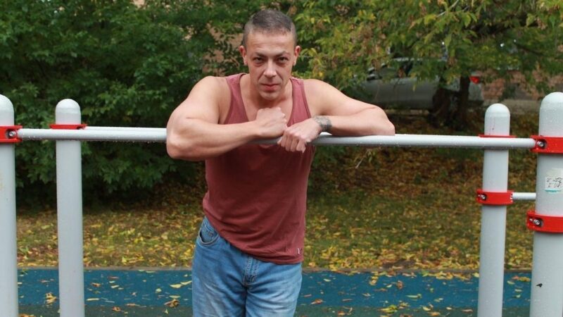 От оперной сцены и условного срока до церковного хора: как сложилась судьба звезды сериала «След» Андрея Лаврова