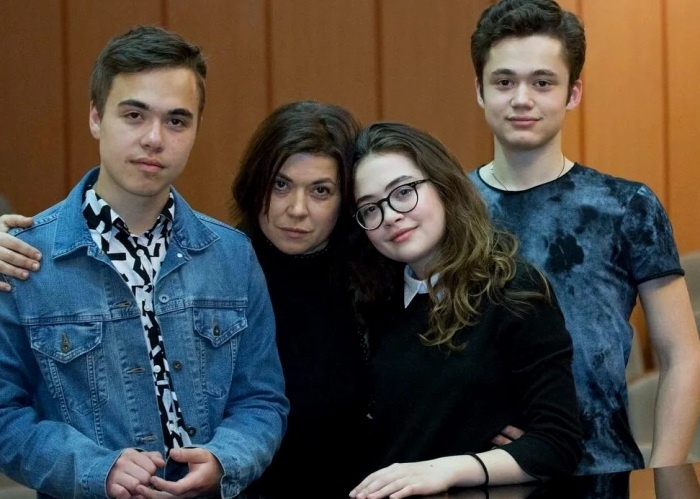 Екатерина Сканави с детьми
