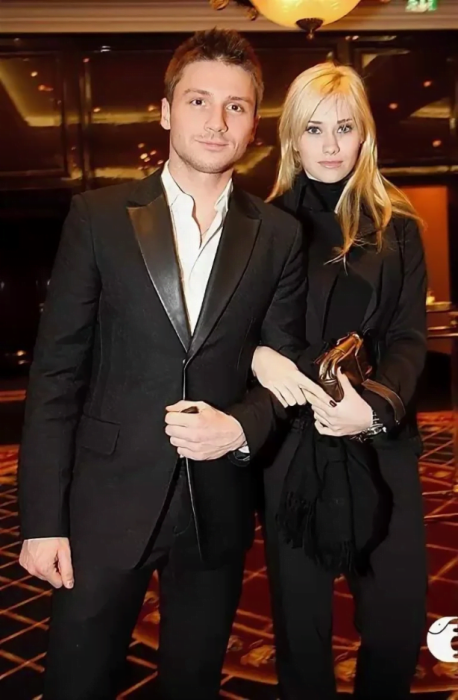Сергей Лазарев с подругой Анной Белодедовой