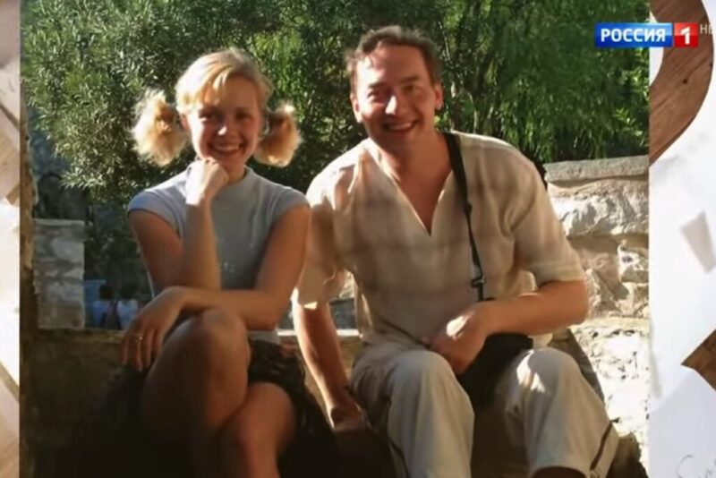 «Я ответила «нет», а муж ждал за дверью»: за какую ошибку юности актриса Анна Миклош платила годами бесплодия