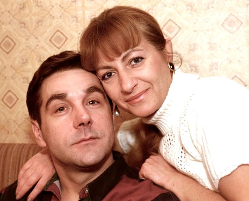 Молодые супруги Сергей Маковецкий и Елена Демченко
