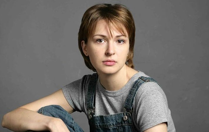 Почему дочь Георгия Тараторкина отказалась от помощи отца, сама подала на развод и исчезла с экранов в 41 год