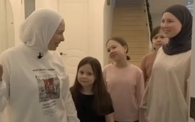 Осталась с четырьмя детьми в 34 года: как живет вдова Рената Ибрагимова и почему его большая семья так и не примирилась