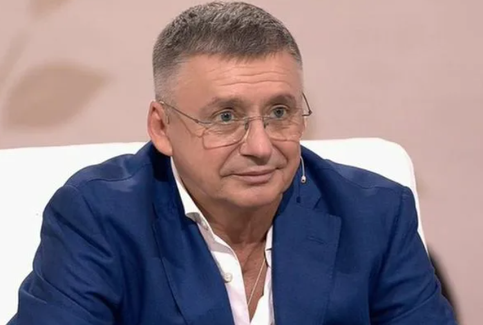 Отказ знаменитого отца, успешный бизнес и переезд во Францию к молодой жене: как живет Антон Табаков