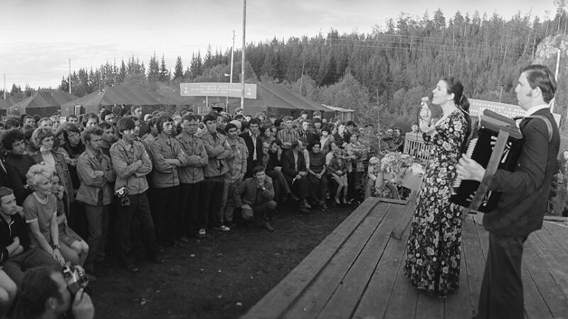 20 лет тайной борьбы и 12 лет одиночества: какая драма скрывалась за тихим голосом Валентины Толкуновой