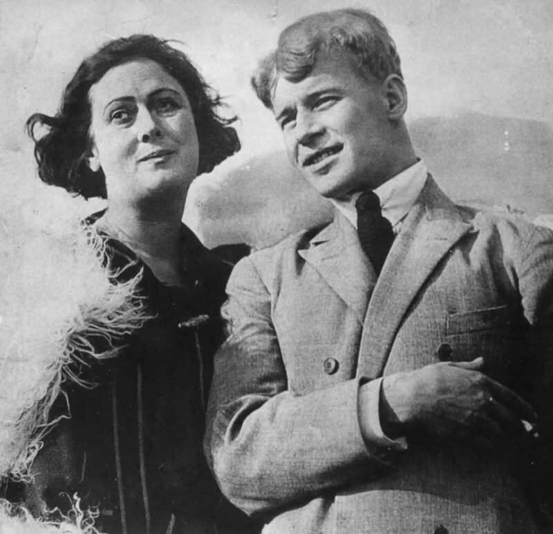 Сергей Есенин рядом с Айседорой Дункан