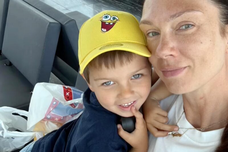 Екатерина Гамова с подросшим сыном