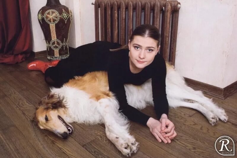 «Очень плохо выглядит для своего возраста»: почему Мария Голубкина не колет «гадость» и не стесняется седины