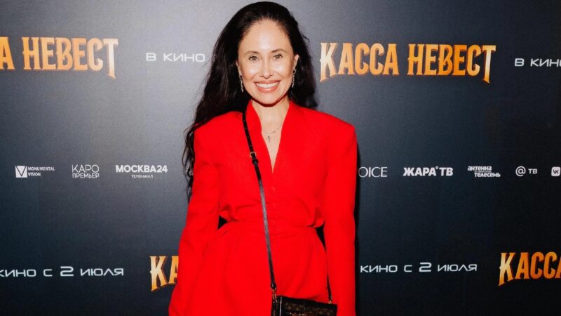 «Попала на экран через постель»: как Илана Дылдина пережила нищету и стала звездой «Уральских пельменей»