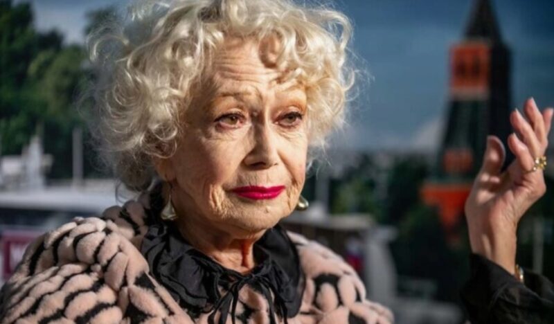 Нападки из-за возраста и спасение на сцене: почему 89-летняя Светлана Немоляева отказывается уходить на покой