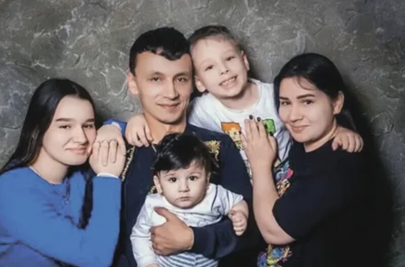 Пять детей, развод и побег мужа: как спустя 20 лет живет родившая в 11 лет московская школьница Валентина Исаева